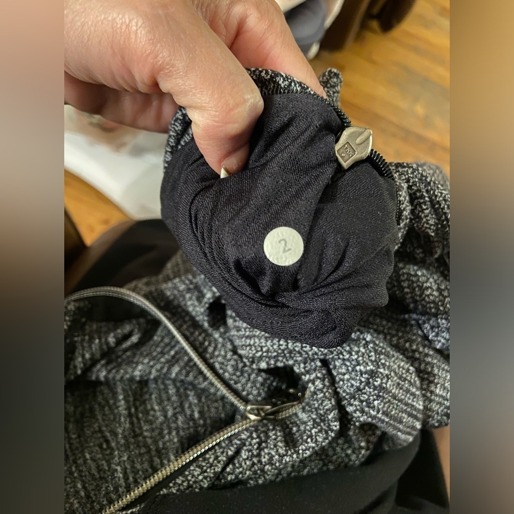 Lululemon sweater - Picture 3 of 14